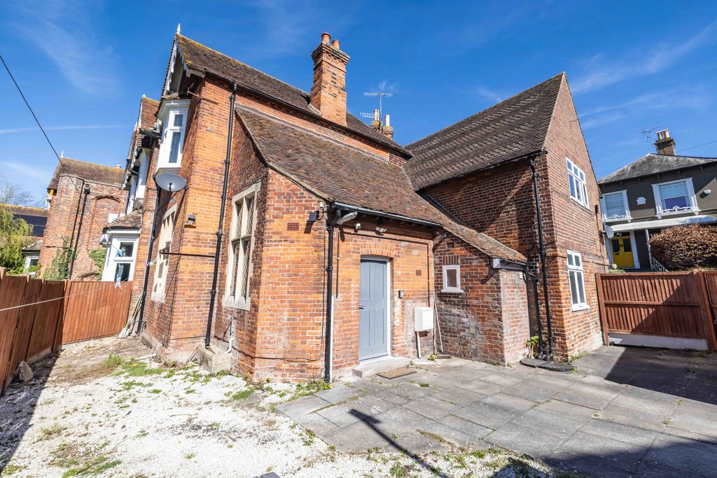 3 bed flat for sale56 Old Dover Road, Canterbury CT1