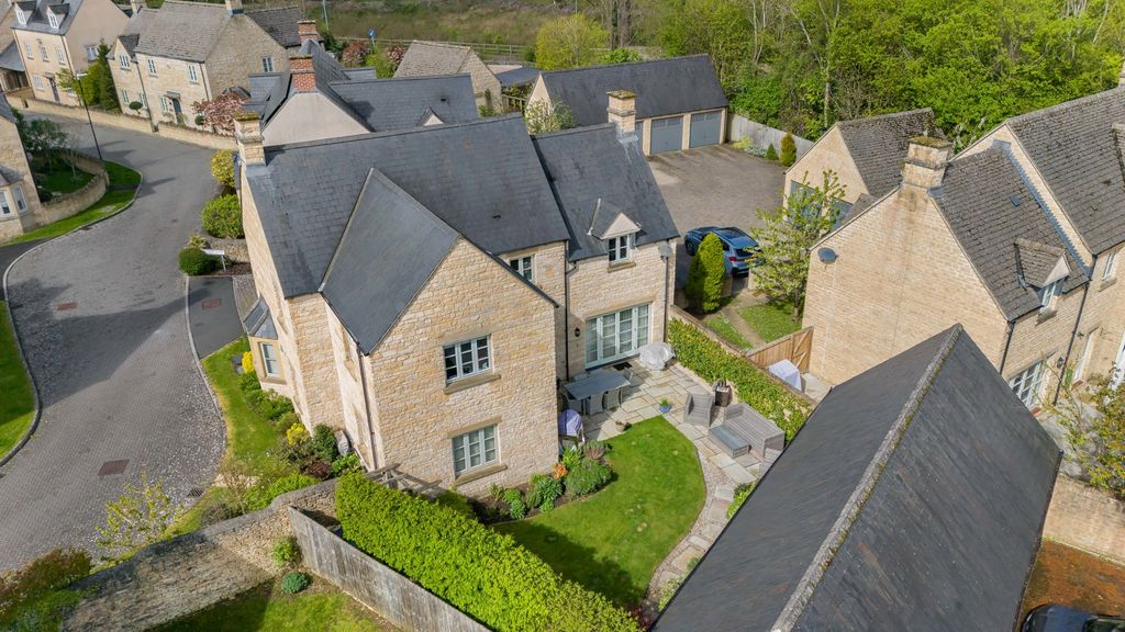 Additional image 32 of 5 bed detached house for saleBeecham Close, Cirencester, Gloucestershire GL7