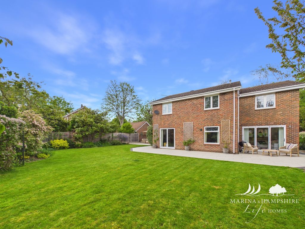 Additional image 36 of 4 bed detached house for saleDunstan Close, Chichester PO19