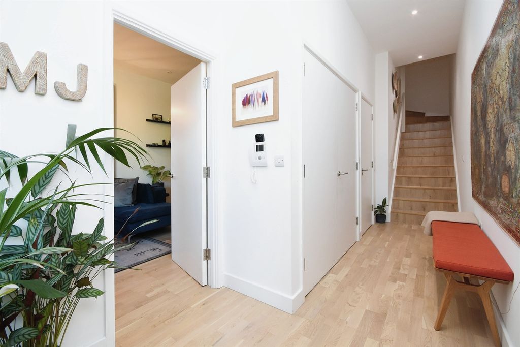 Additional image 3 of 2 bed maisonette for saleBurgess Springs, Chelmsford CM1