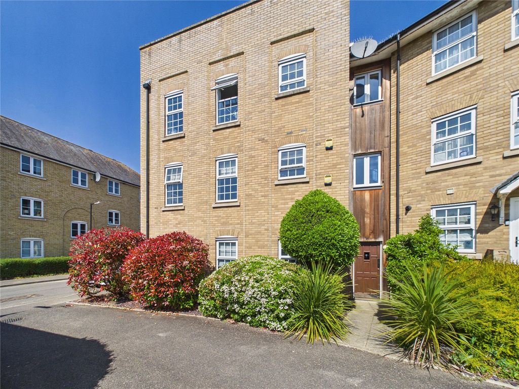 3 bed flat for saleDove House Meadow, Great Cornard, Sudbury, Suffolk CO10