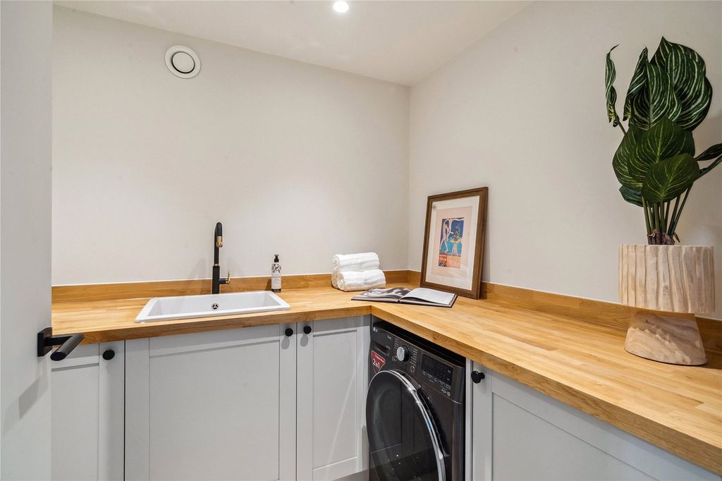 Additional image 16 of 7 bed detached house for saleBirch Grove, Chalfont St. Giles, Buckinghamshire HP8
