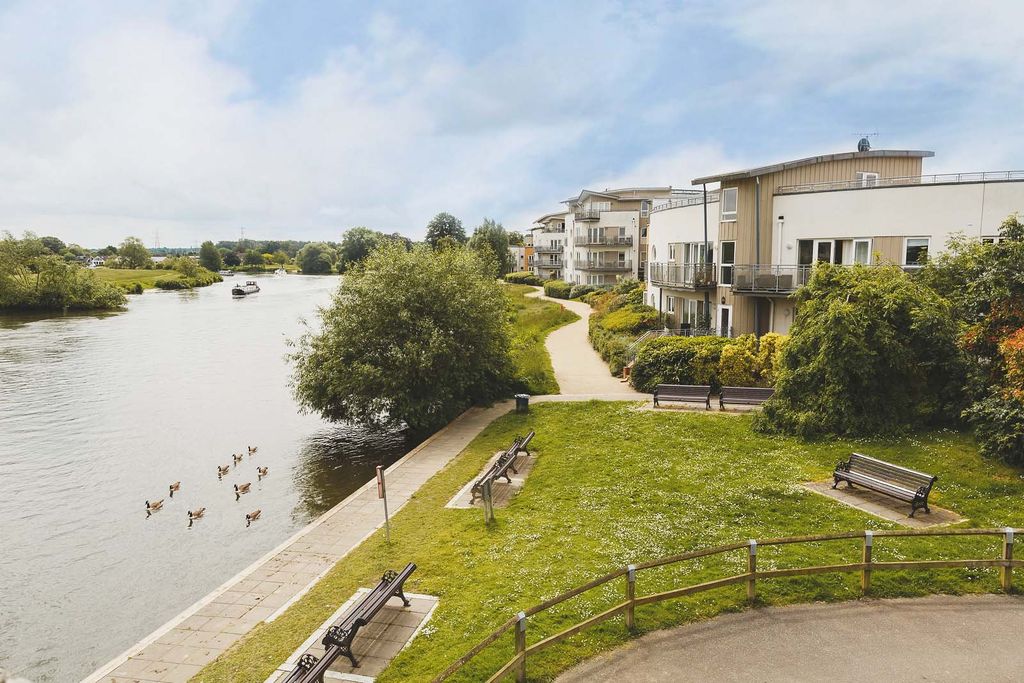 Additional image 10 of 1 bed flat for saleIsis House, Bridge Wharf, Chertsey, Surrey KT16