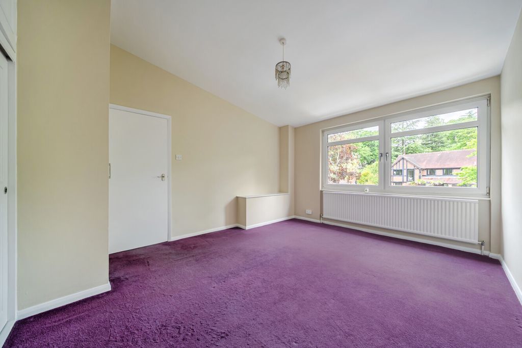 Additional image 8 of 3 bed flat for saleLubbock Road, Chislehurst, Kent BR7