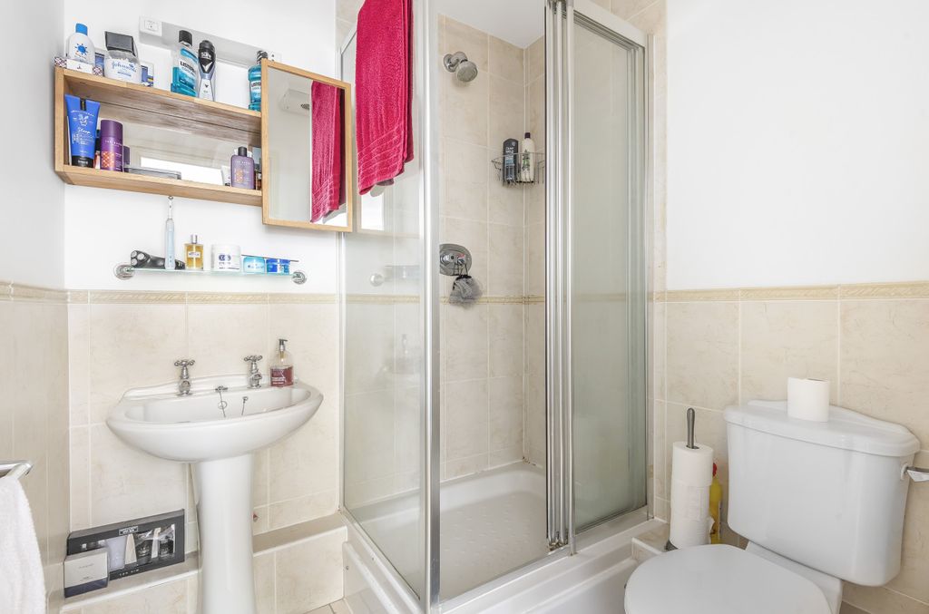 Additional image 10 of 2 bed flat for saleLondon Road, Camberley, Surrey GU15