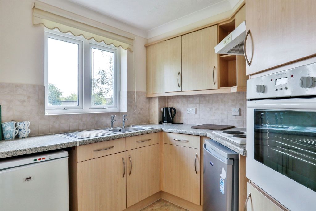 Additional image 2 of 1 bed flat for saleStour Road, Christchurch BH23