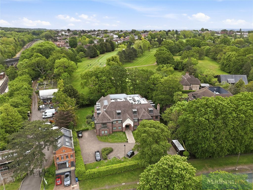 Additional image 28 of 2 bed flat for saleHigh Road, Chigwell, Essex IG7