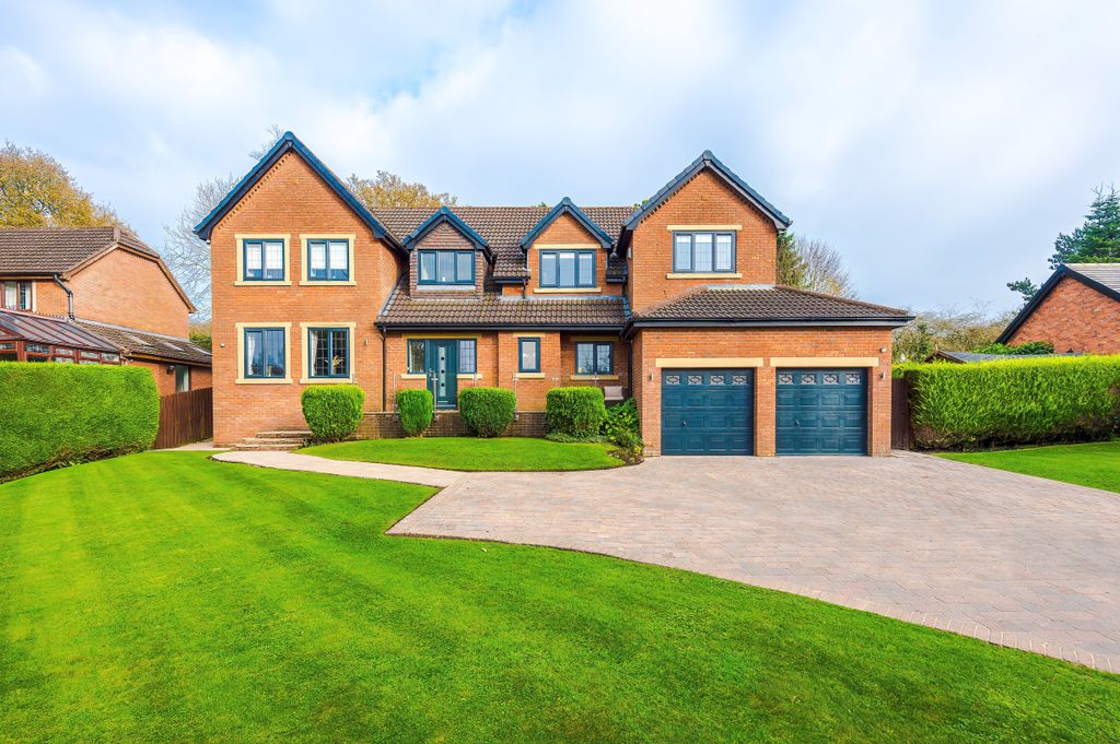 5 bed detached house for saleParkside Drive South, Whittle-Le-Woods, Chorley, Lancashire PR6