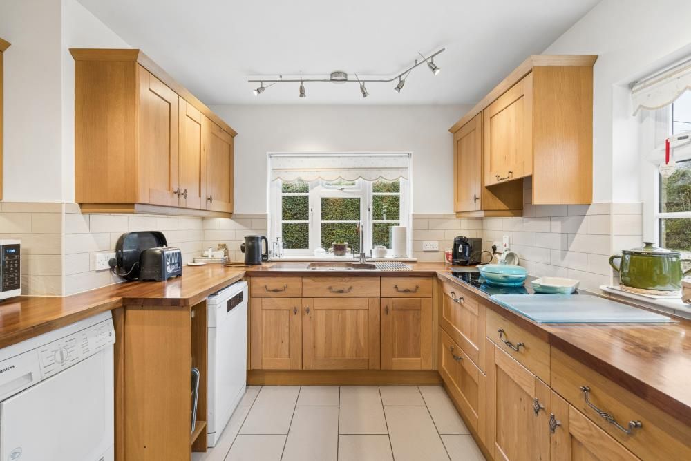 Additional image 9 of 6 bed detached house for saleTwo Dells Lane, Ashley Green, Chesham HP5