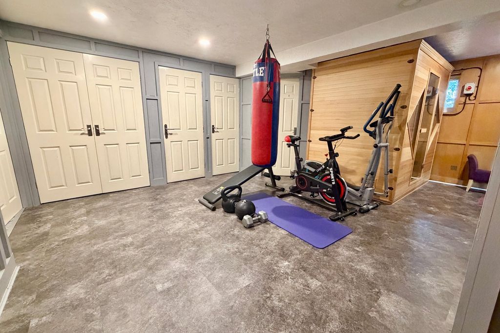 Additional image 17 of 4 bed detached bungalow for saleWalkers Ridge, Camberley GU15