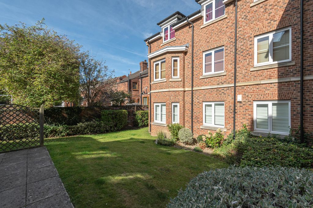 Additional image 16 of 2 bed flat for saleCastle Grove, Pontefract WF8