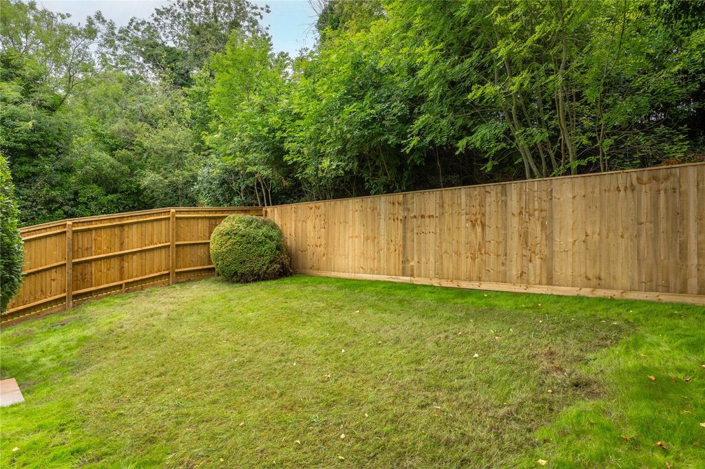 Additional image 4 of 8 bed terraced house for saleWhite Hill, Chesham, Buckinghamshire HP5