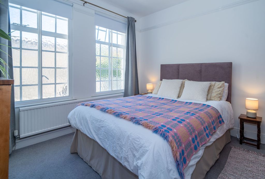 Additional image 9 of 7 bed property for saleEagle Star House, 9 Quay Street, Carmarthen SA31