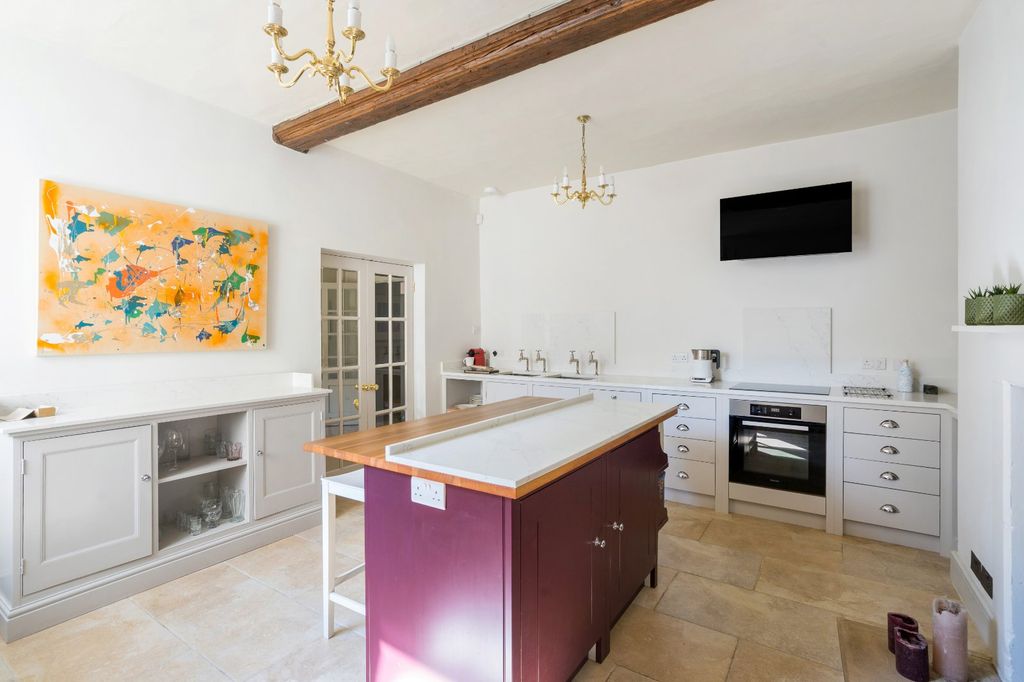 Additional image 6 of 10 bed town house for salePark Street, Cirencester, Gloucestershire GL7