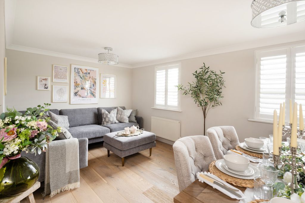 Additional image 2 of 3 bed flat for saleChesterton Lane, Cirencester, Gloucestershire GL7