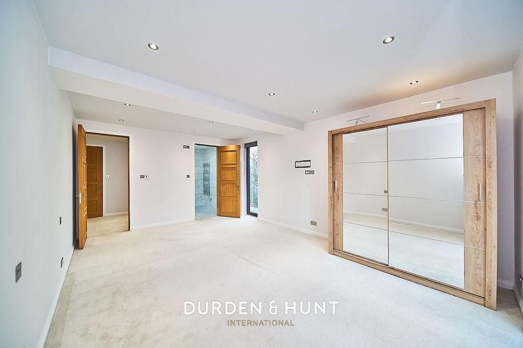 Additional image 16 of 2 bed flat for saleEden Avenue, Chigwell IG7