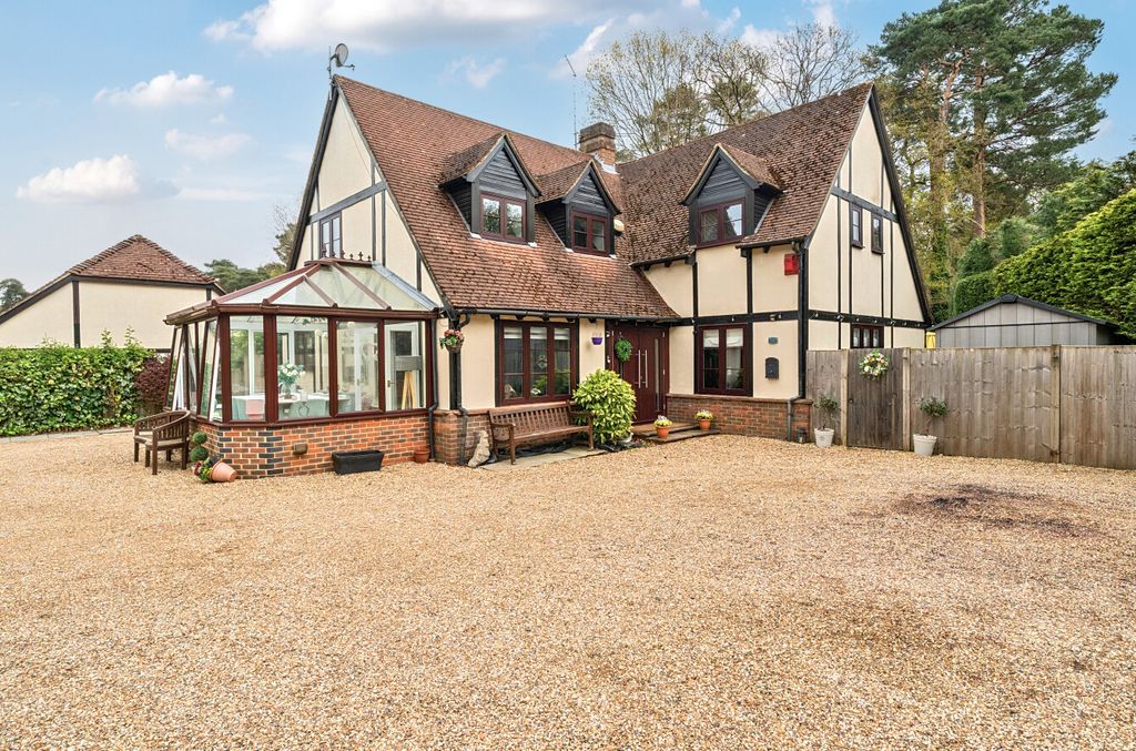 Additional image 12 of 5 bed detached house for saleYoulden Drive, Camberley, Surrey GU15