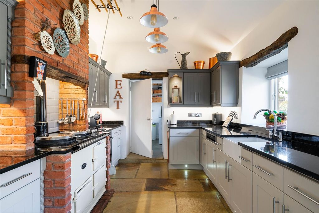Additional image 12 of 4 bed property for saleHawthorne Barns, Walton Back Lane, Somersall, Chesterfield S42