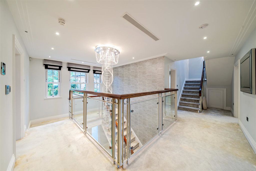 Additional image 17 of 5 bed detached house for saleProwse Avenue, Bushey Heath, Bushey WD23
