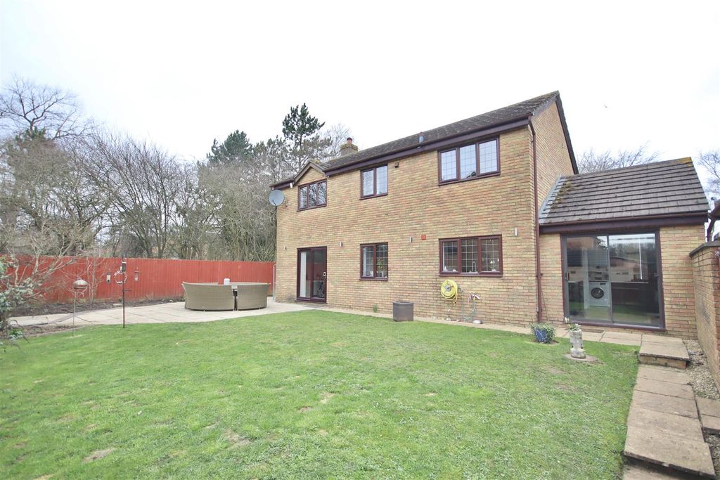 Additional image 3 of 4 bed detached house for saleExeter Close, Chippenham SN14