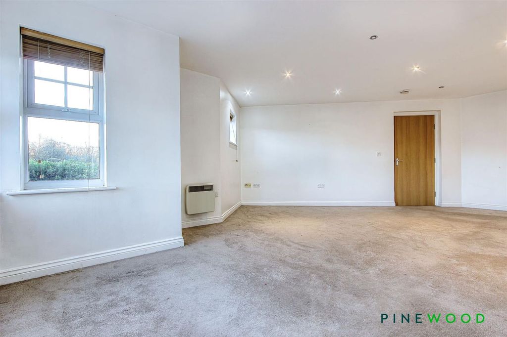 Additional image 6 of 2 bed flat for saleArchdale Close, Chesterfield S40