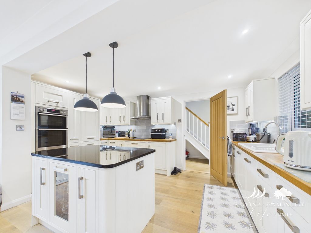 Additional image 2 of 4 bed detached house for saleDunstan Close, Chichester PO19