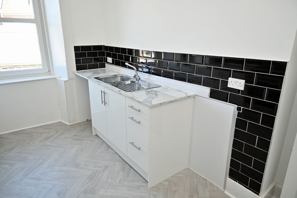 Additional image 9 of 2 bed flat for sale4A Church Street, Dunoon, Argyll And Bute PA23