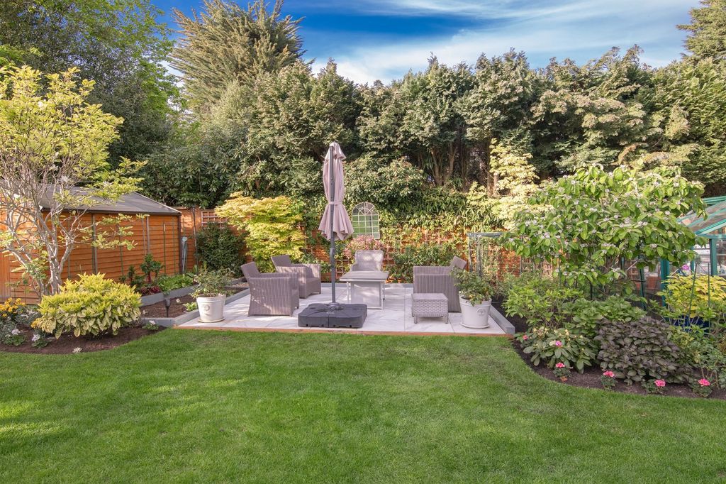 Additional image 19 of 5 bed detached house for saleRobin Hill Drive, Camberley GU15