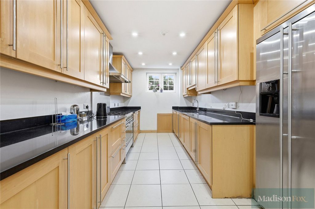 Additional image 11 of 2 bed flat for saleManor Road, Chigwell, Essex IG7