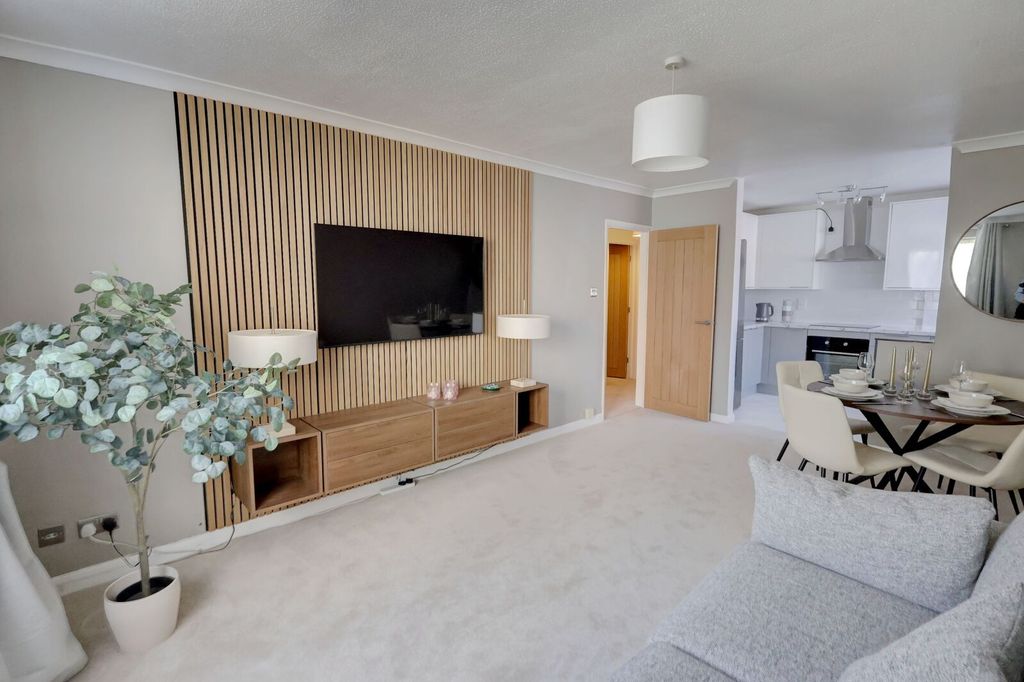 Additional image 2 of 1 bed flat for saleSummerleys Road, Princes Risborough, Buckinghamshire HP27
