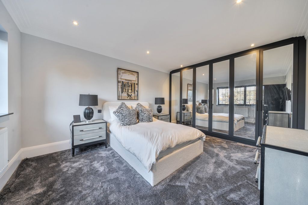 Additional image 19 of 7 bed detached house for saleHeathley End, Chislehurst BR7