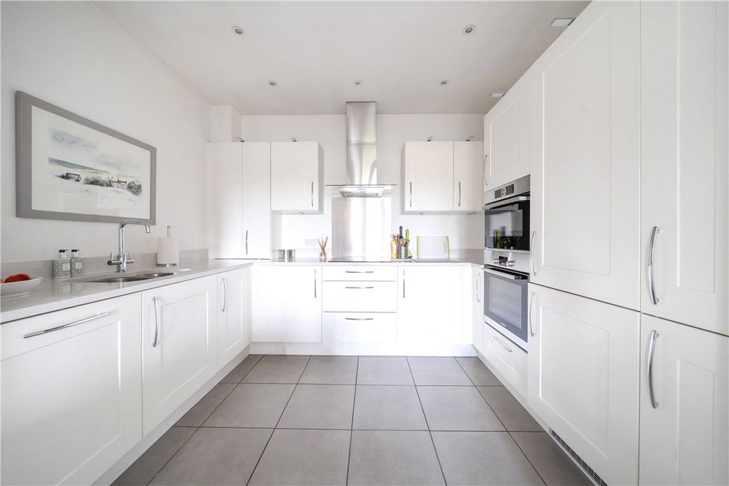 Additional image 4 of 2 bed flat for salePriory Court, Marlborough, Wiltshire SN8