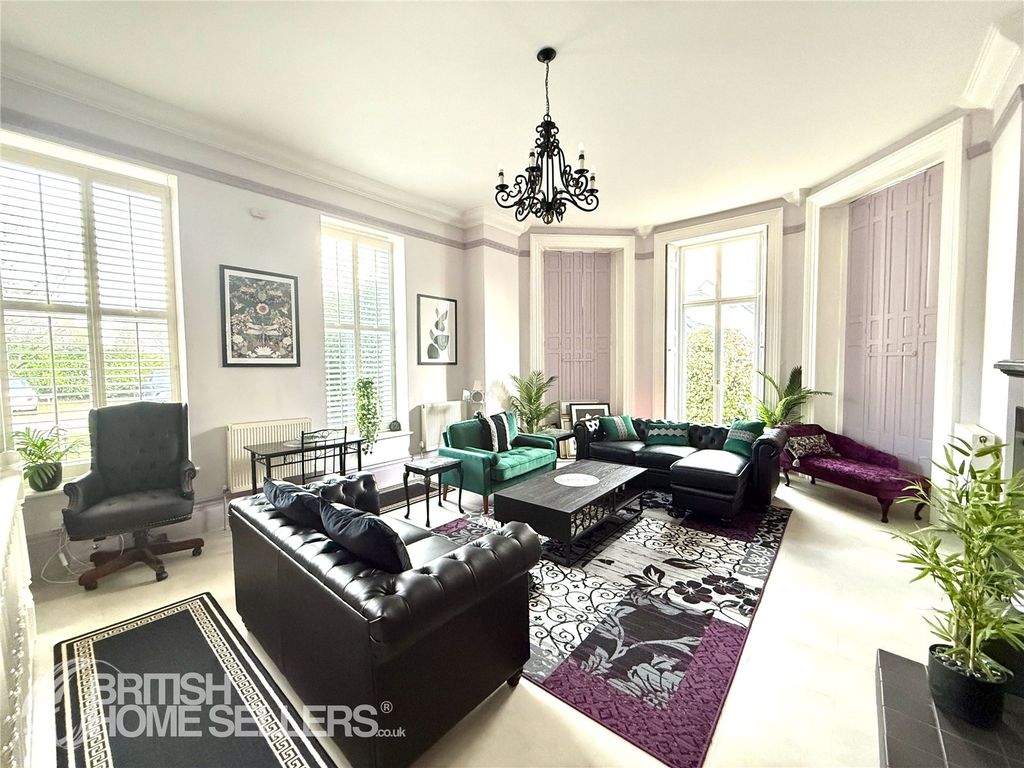2 bed flat for saleSalisbury Road, Burton, Christchurch, Dorset BH23