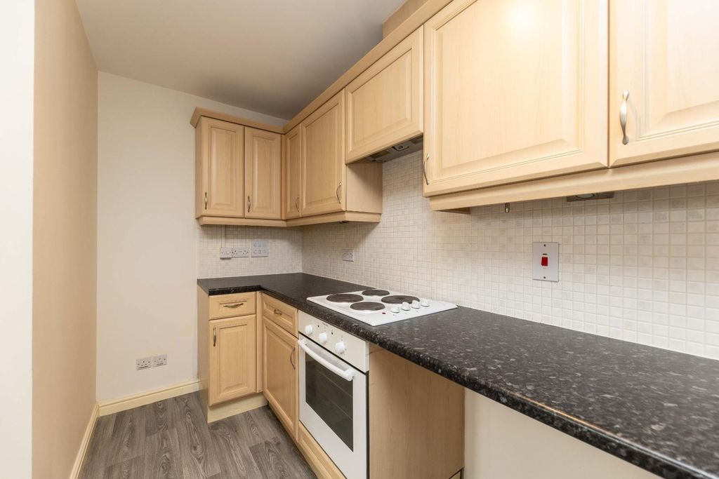 Additional image 4 of 2 bed flat for saleBellflower Close, Castleford WF10