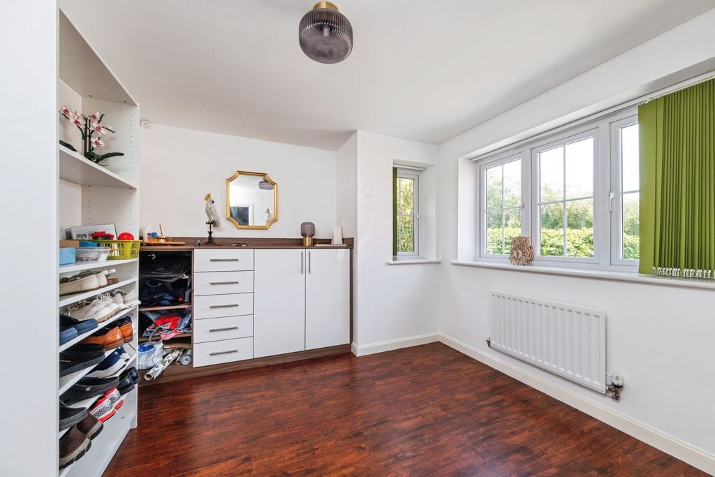 Additional image 9 of 5 bed detached house for saleTurnpin Close, Buckingham, Buckinghamshire MK18