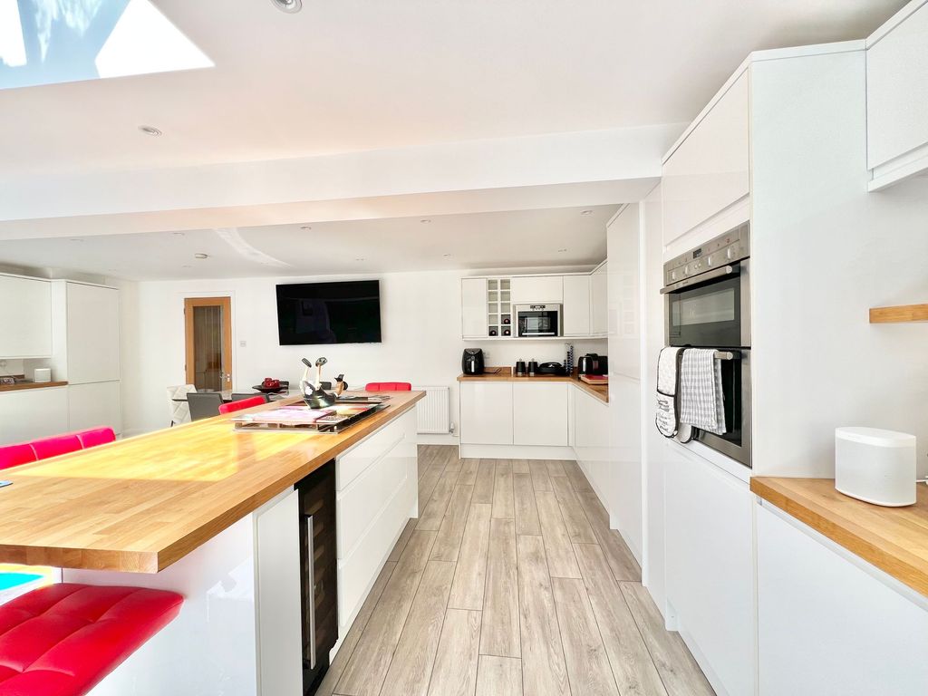 Additional image 7 of 4 bed property for saleFagus Close, Chatham ME5