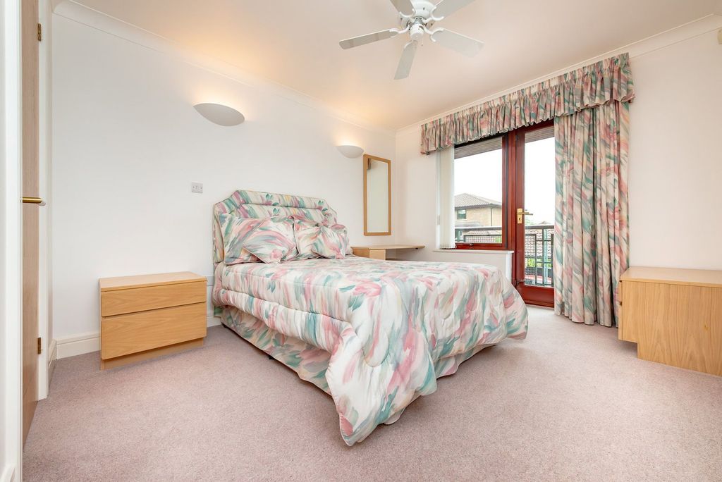 Additional image 27 of 5 bed flat for saleSt. Mary's Mount, Caterham CR3