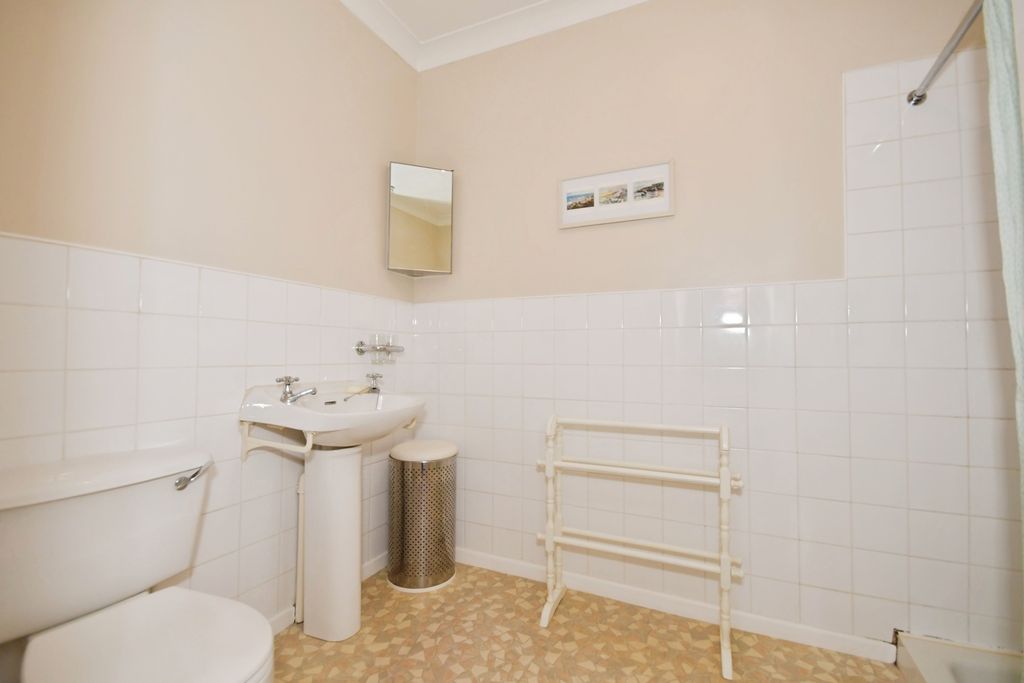 Additional image 19 of 5 bed detached house for saleCromwell Road, Chesterfield, Derbyshire S40