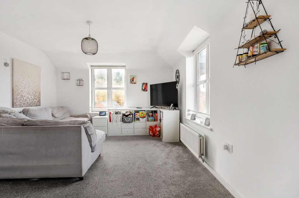 Additional image 7 of 2 bed flat for saleCunetio Gardens, White Horse Road, Marlborough SN8