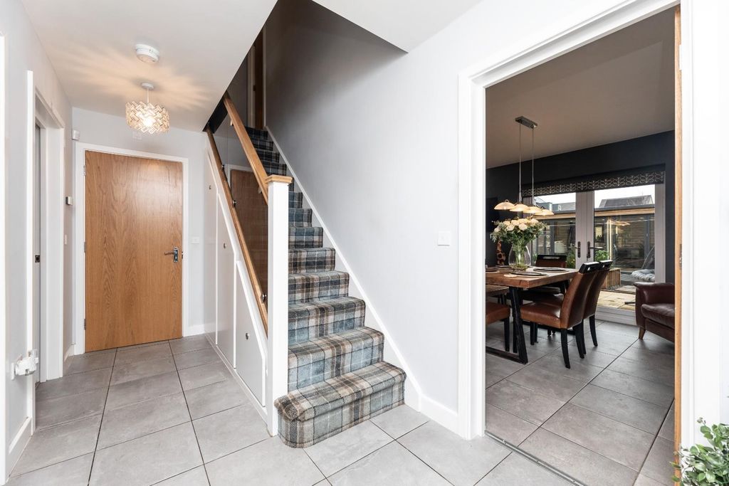 Additional image 8 of 4 bed detached house for salePlumpton Crescent, Castleford WF10