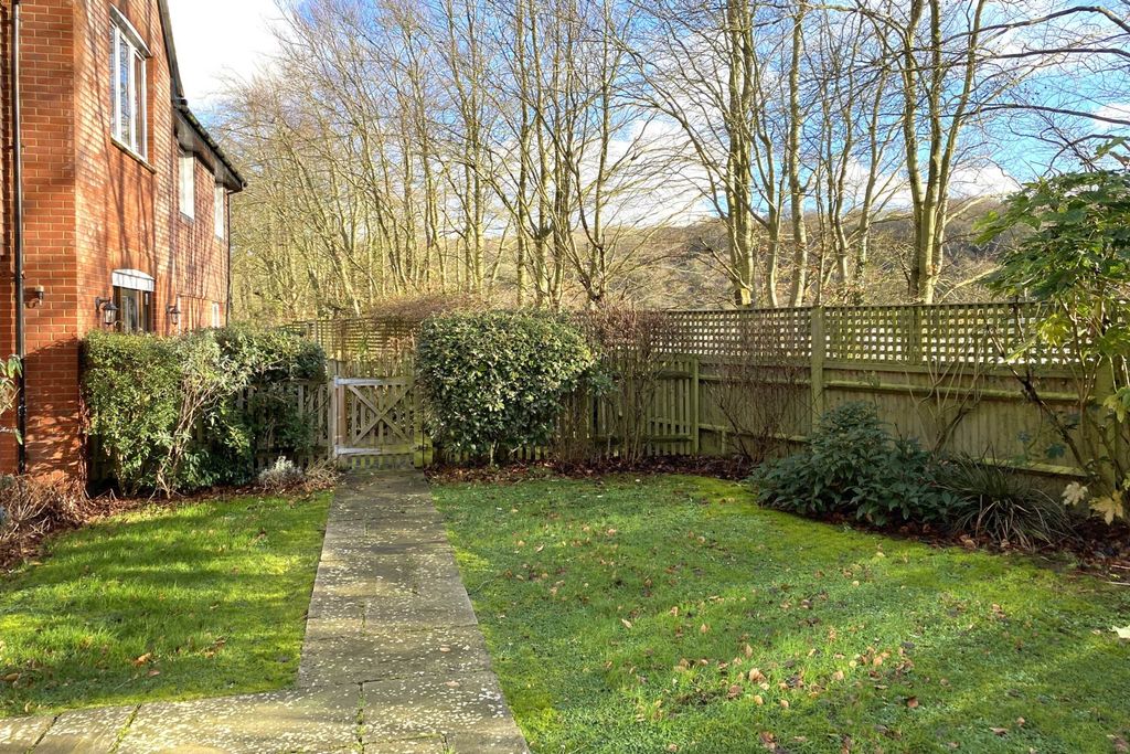 Additional image 2 of 2 bed flat for salePriory Court, Marlborough SN8