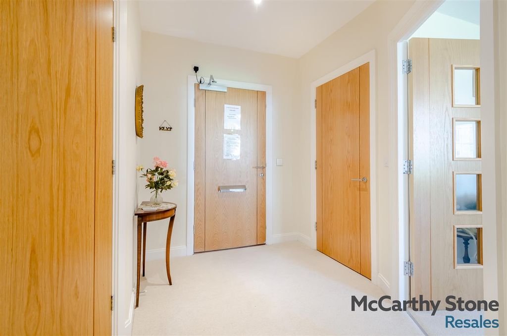 Additional image 13 of 1 bed flat for saleTrinity Road, Chipping Norton, Oxfordshire OX7
