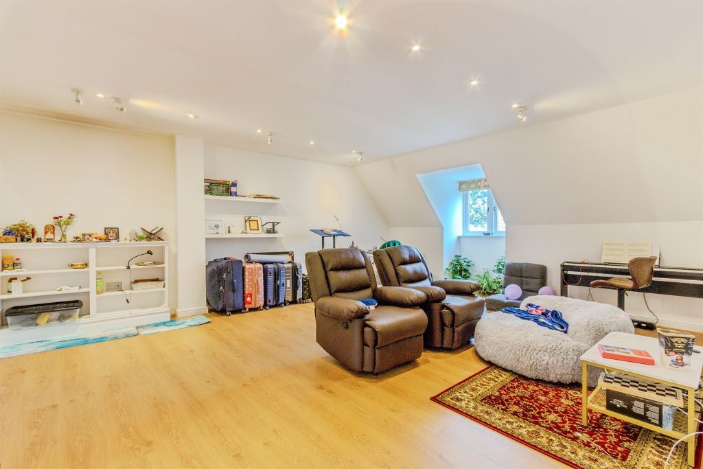 Additional image 5 of 4 bed penthouse for saleGreat Stour Mews, Canterbury CT1