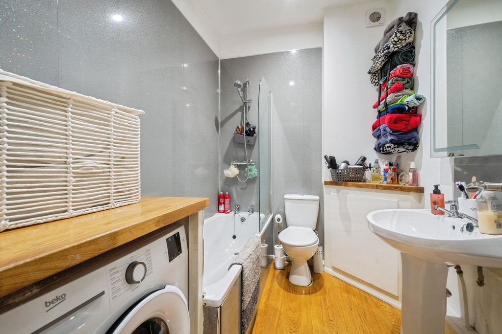 Additional image 17 of 3 bed flat for saleKing Street, Tavistock PL19