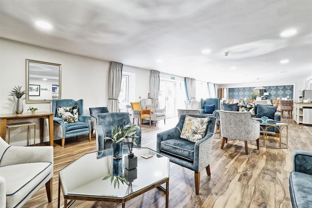 Additional image 2 of 2 bed flat for saleMiami House, Princes Road, Chelmsford, Essex CM2