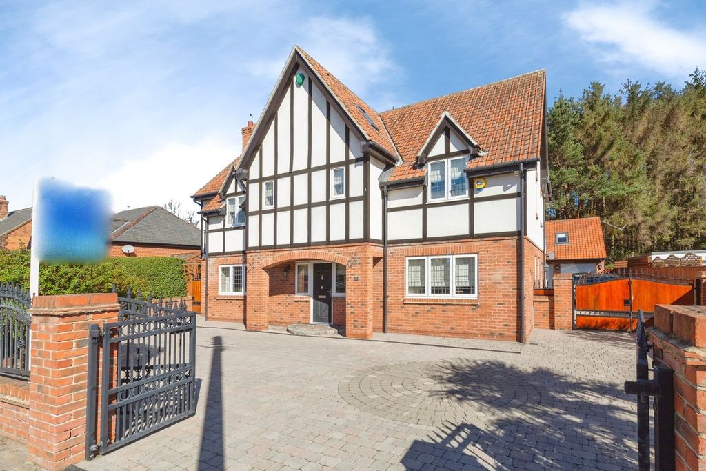 6 bed detached house for saleBlind Lane, Chester Le Street DH3