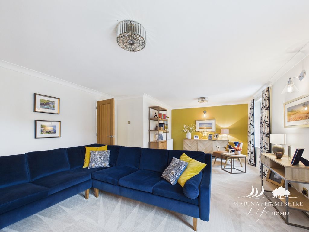 Additional image 3 of 4 bed detached house for saleDunstan Close, Chichester PO19