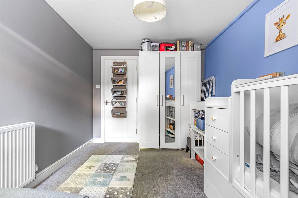 Additional image 10 of 2 bed flat for saleKings Head Court, New Street, Chipping Norton, Oxfordshire OX7