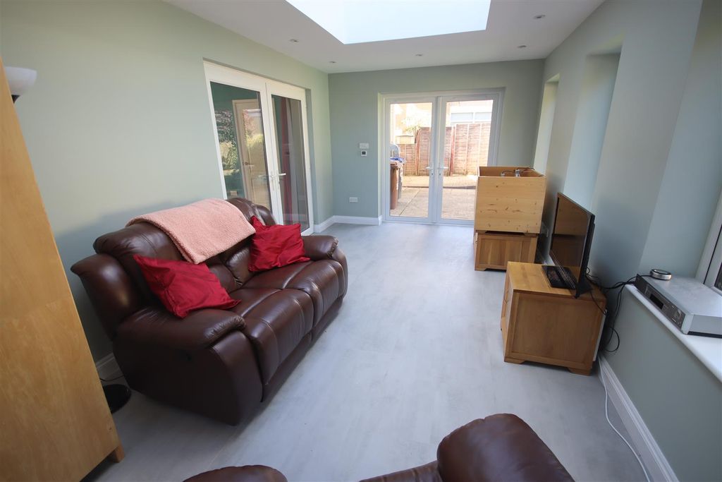 Additional image 8 of 5 bed detached house for saleChamberlain Road, Chippenham SN14