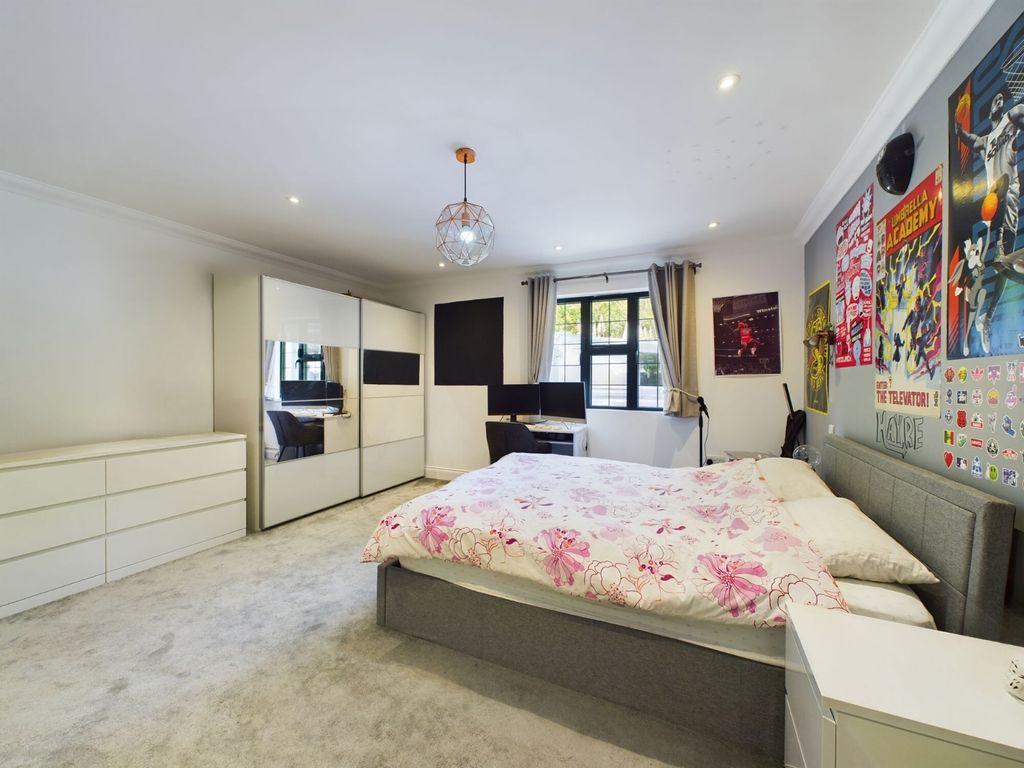 Additional image 8 of 7 bed bungalow for saleRuxbury Road, Chertsey, Surrey KT16
